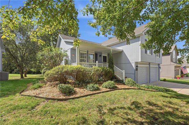 1154 SW SANTA FE Drive, Lee's Summit, MO 64081