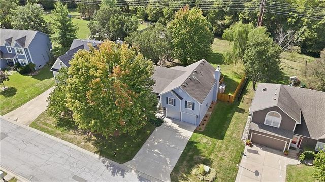 1154 SW SANTA FE Drive, Lee's Summit, MO 64081