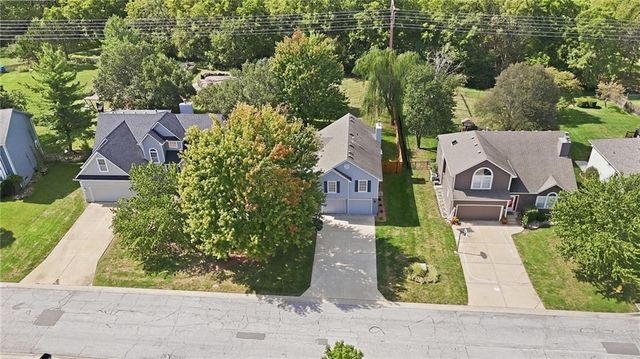 1154 SW SANTA FE Drive, Lee's Summit, MO 64081