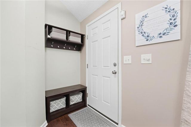 1154 SW SANTA FE Drive, Lee's Summit, MO 64081