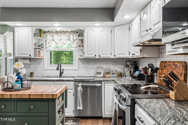 107 Lake Meadow Drive, Gray, TN 37615