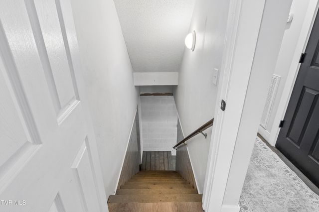 107 Lake Meadow Drive, Gray, TN 37615