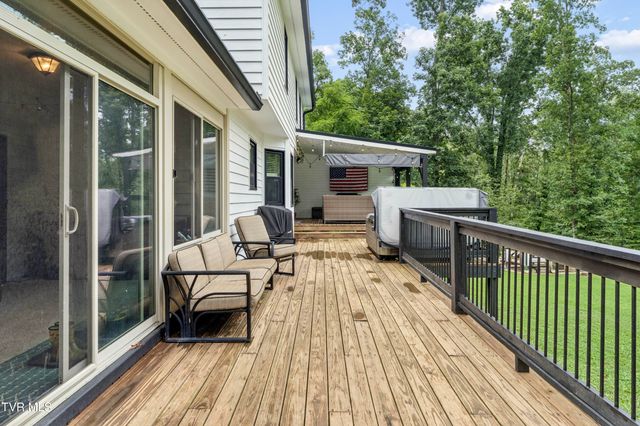 107 Lake Meadow Drive, Gray, TN 37615