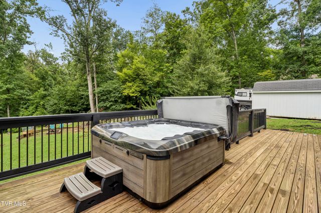 107 Lake Meadow Drive, Gray, TN 37615