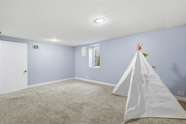 137 Holly Street, Grand Rapids, MI 49548