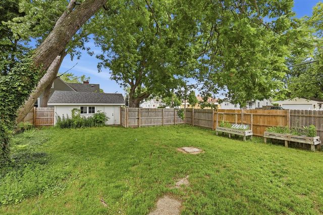 137 Holly Street, Grand Rapids, MI 49548