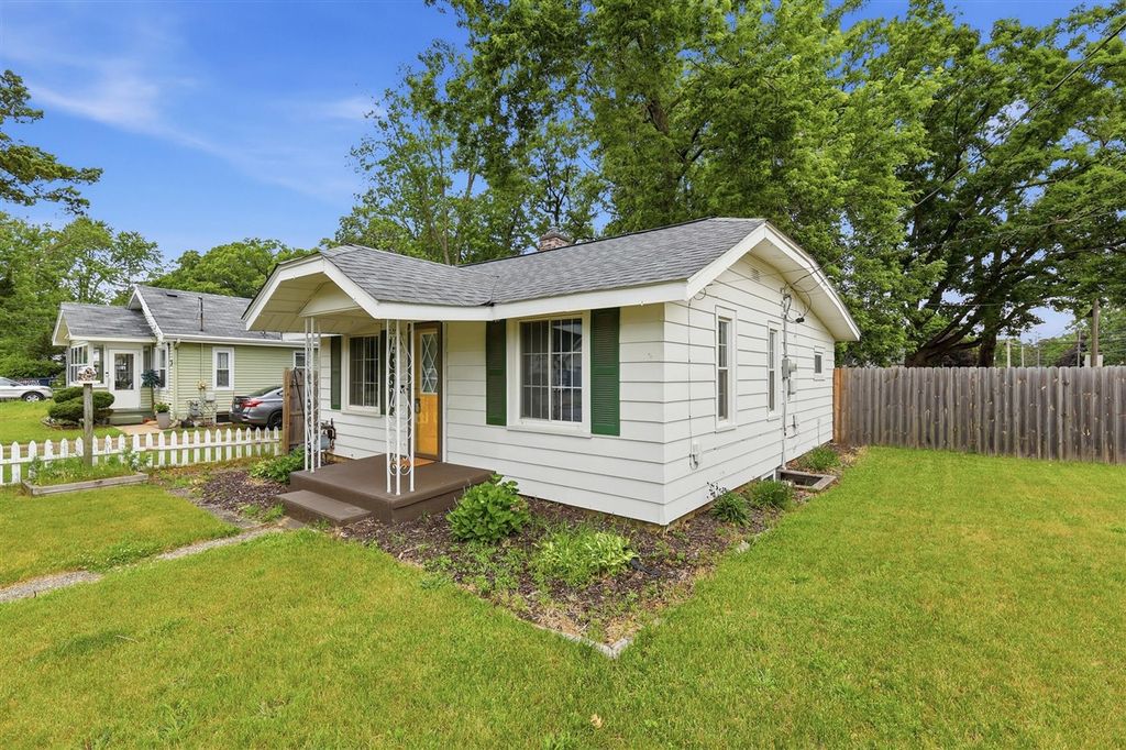 137 Holly Street, Grand Rapids, MI 49548