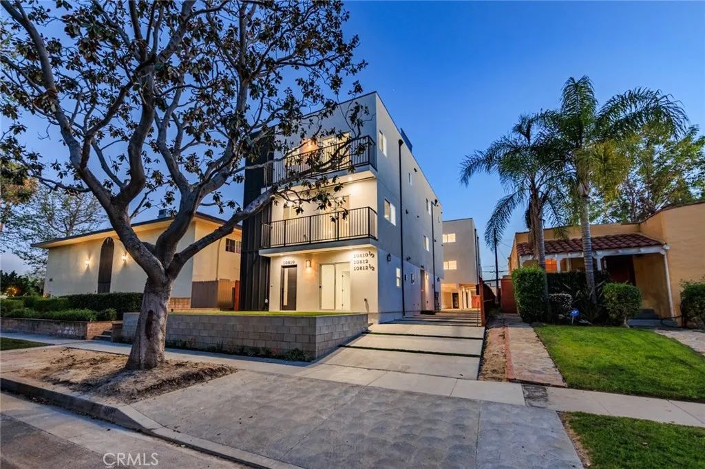 10810 Hesby Street 10810, North Hollywood, CA 91601