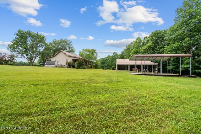 600 Dave Garrett Rd, Crossville, TN 38571