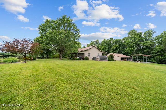 600 Dave Garrett Rd, Crossville, TN 38571