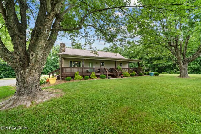 600 Dave Garrett Rd, Crossville, TN 38571