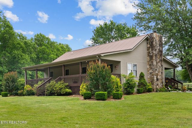 600 Dave Garrett Rd, Crossville, TN 38571