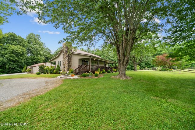 600 Dave Garrett Rd, Crossville, TN 38571