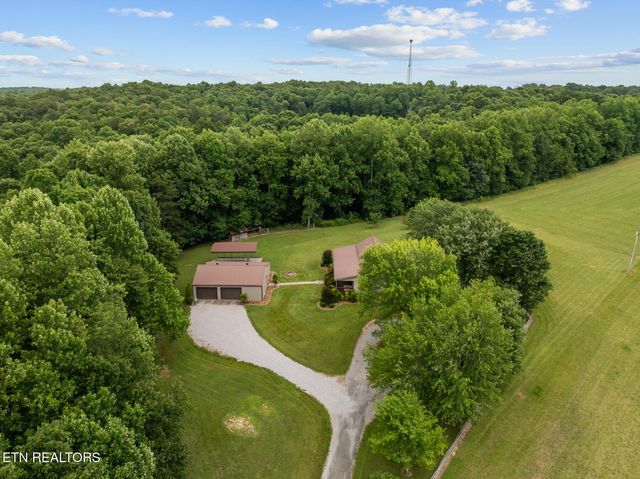 600 Dave Garrett Rd, Crossville, TN 38571