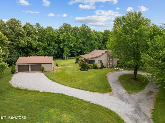 600 Dave Garrett Rd, Crossville, TN 38571