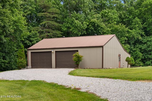600 Dave Garrett Rd, Crossville, TN 38571