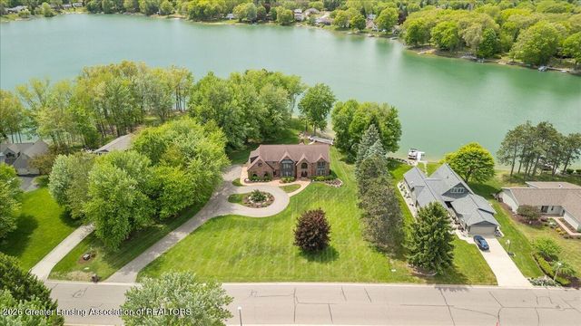 808 E Geneva Drive, Dewitt, MI 48820