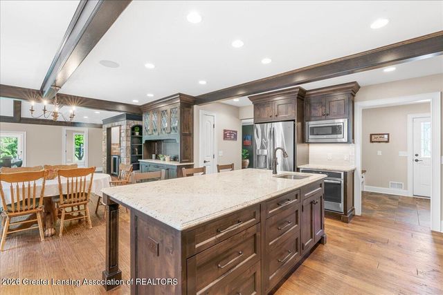 808 E Geneva Drive, Dewitt, MI 48820
