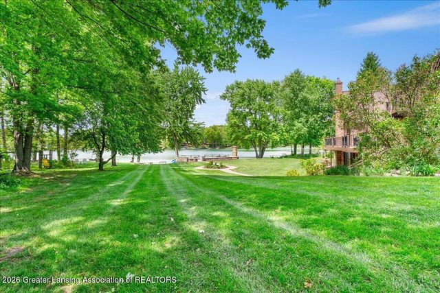 808 E Geneva Drive, Dewitt, MI 48820