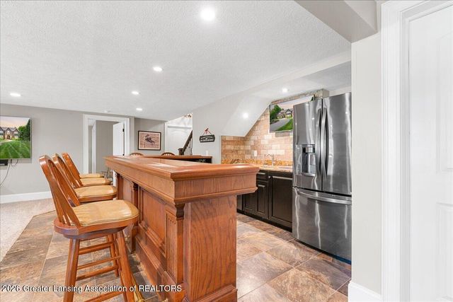 808 E Geneva Drive, Dewitt, MI 48820