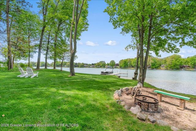 808 E Geneva Drive, Dewitt, MI 48820