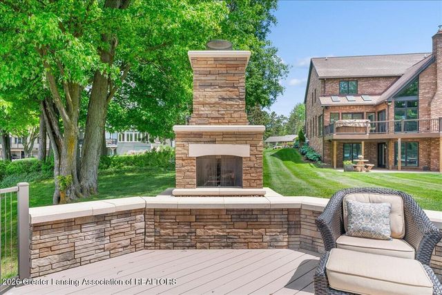 808 E Geneva Drive, Dewitt, MI 48820