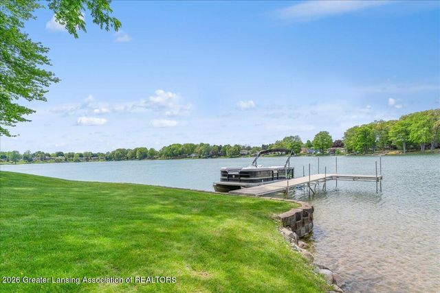808 E Geneva Drive, Dewitt, MI 48820