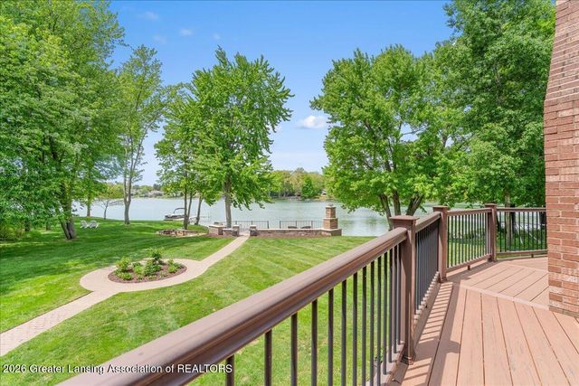 808 E Geneva Drive, Dewitt, MI 48820
