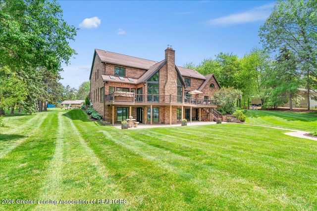 808 E Geneva Drive, Dewitt, MI 48820