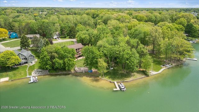 808 E Geneva Drive, Dewitt, MI 48820