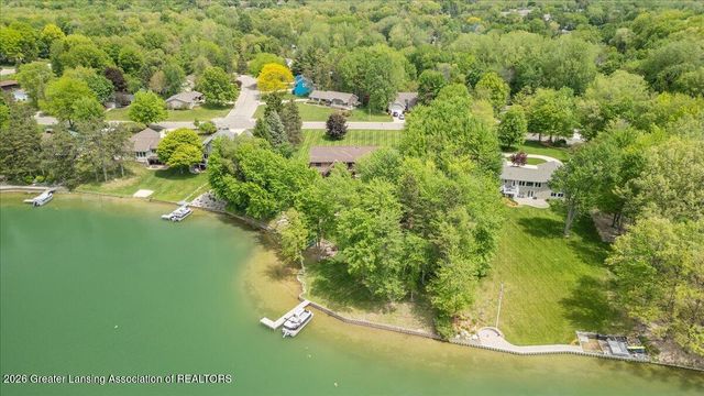 808 E Geneva Drive, Dewitt, MI 48820