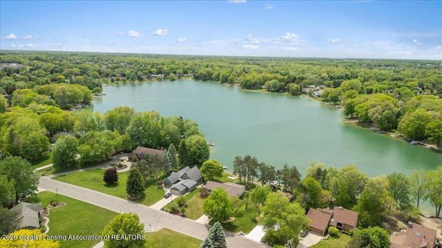 808 E Geneva Drive, Dewitt, MI 48820
