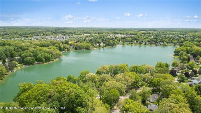 808 E Geneva Drive, Dewitt, MI 48820