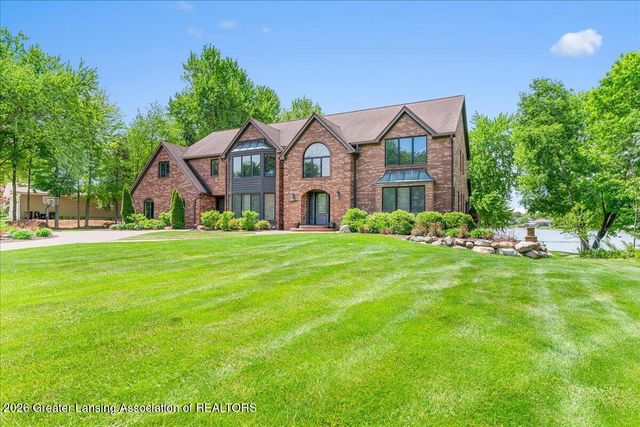 808 E Geneva Drive, Dewitt, MI 48820