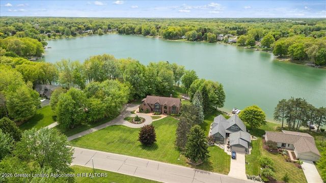 808 E Geneva Drive, Dewitt, MI 48820