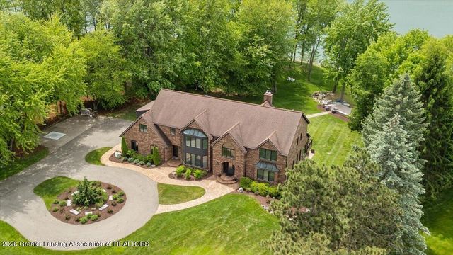808 E Geneva Drive, Dewitt, MI 48820