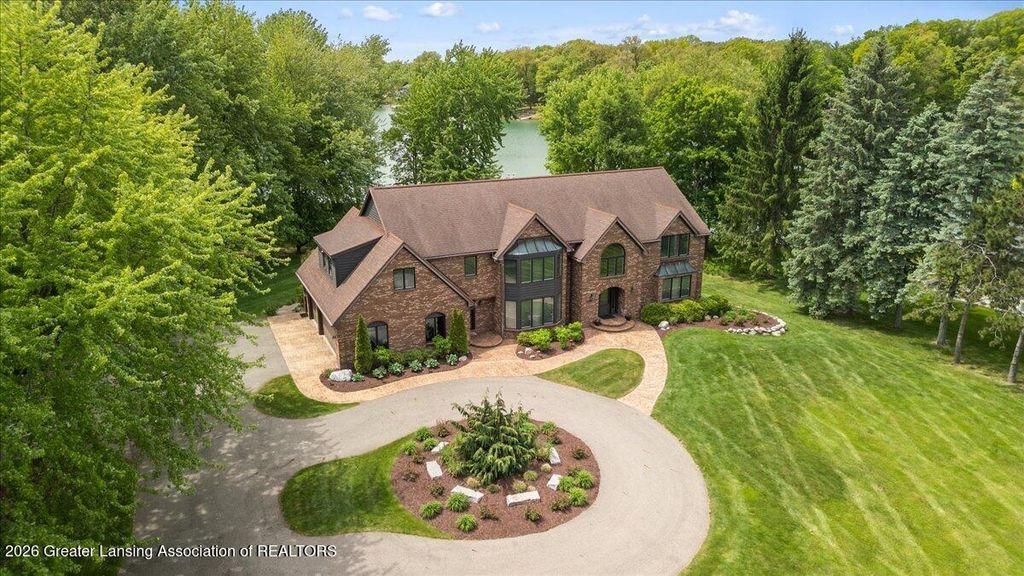 808 E Geneva Drive, Dewitt, MI 48820