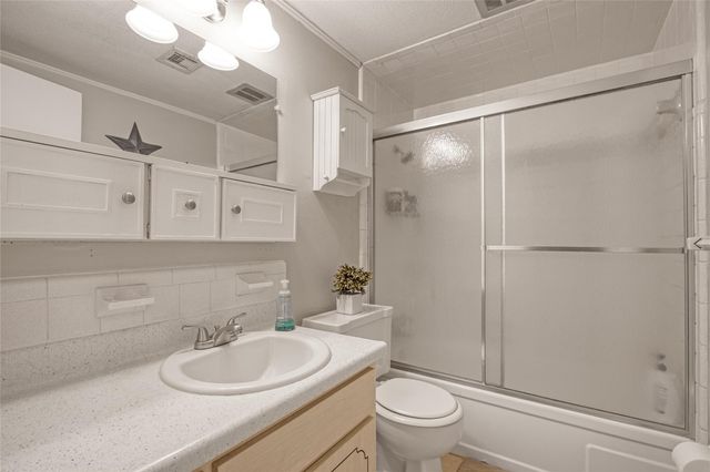 5826 Autumn Forest Drive, Houston, TX 77092