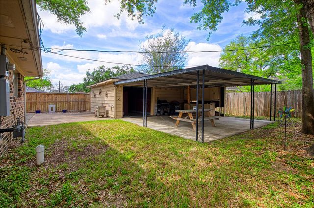 5826 Autumn Forest Drive, Houston, TX 77092