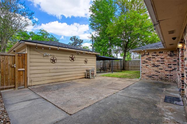 5826 Autumn Forest Drive, Houston, TX 77092