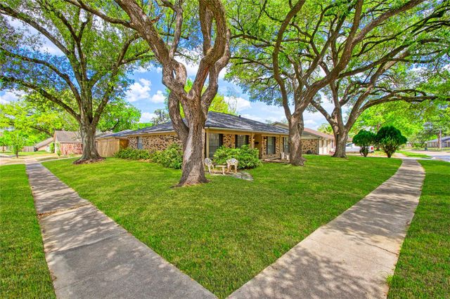 5826 Autumn Forest Drive, Houston, TX 77092