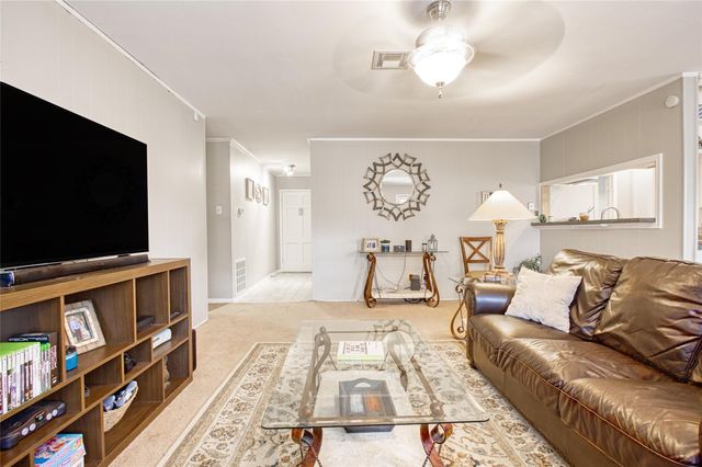 5826 Autumn Forest Drive, Houston, TX 77092