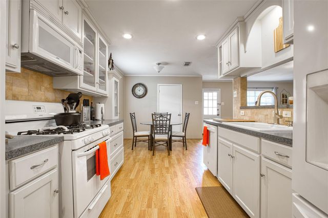 5826 Autumn Forest Drive, Houston, TX 77092