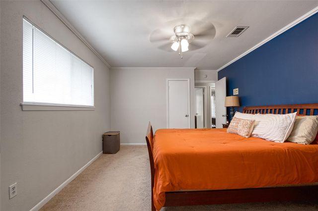 5826 Autumn Forest Drive, Houston, TX 77092