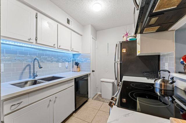 3535 Nasa Rd 1 Parkway 85, Seabrook, TX 77586