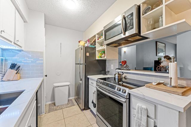 3535 Nasa Rd 1 Parkway 85, Seabrook, TX 77586