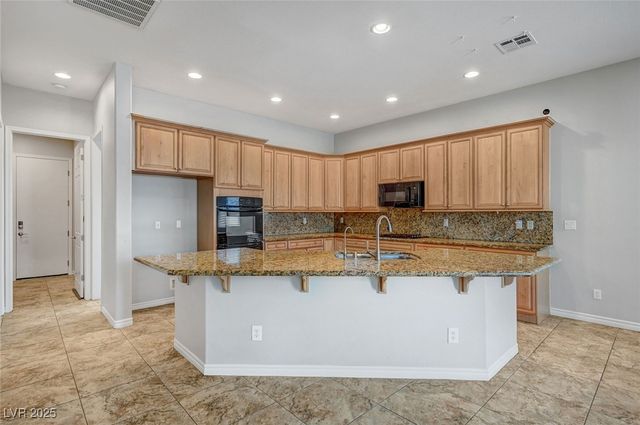 8370 Unicorn Street, Las Vegas, NV 89131