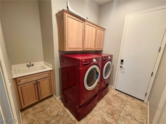 8370 Unicorn Street, Las Vegas, NV 89131