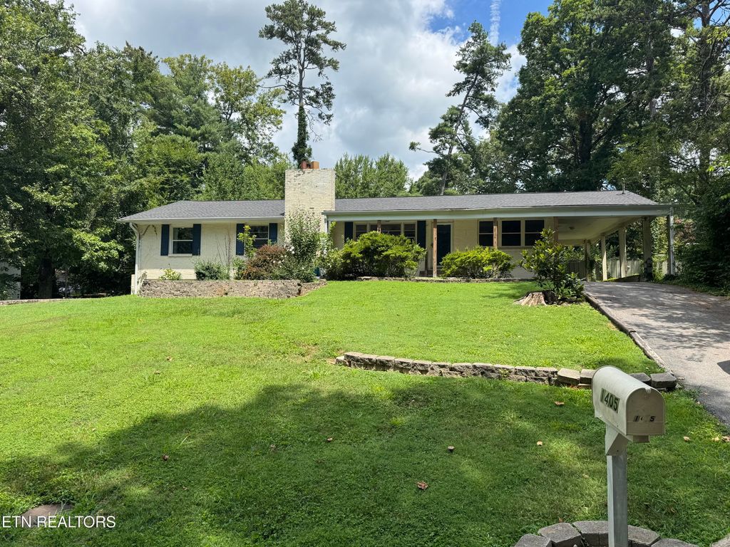 1405 Woodcrest Drive, Knoxville, TN 37918