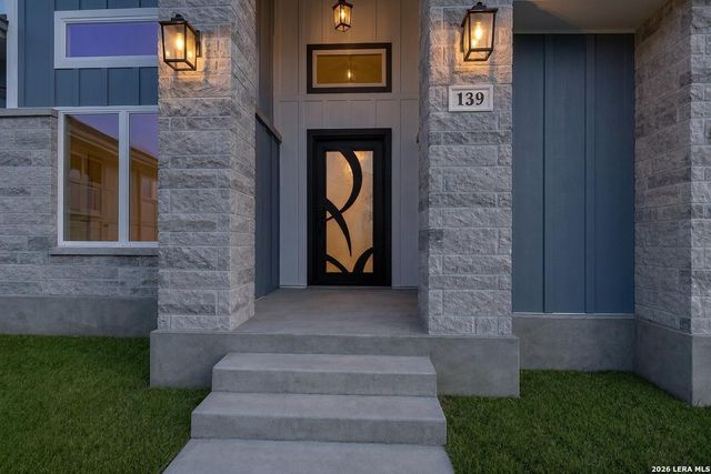116 PIONEER DR, La Vernia, TX 78121